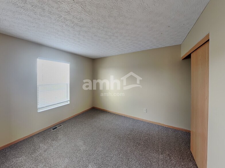 Building Photo - 88 Brooksedge Dr E