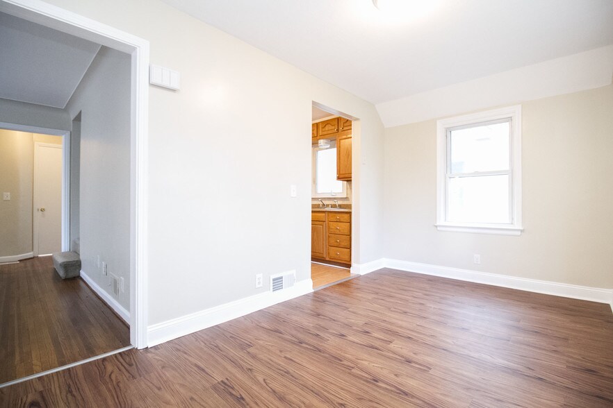 Building Photo - 2125 Loxley Rd