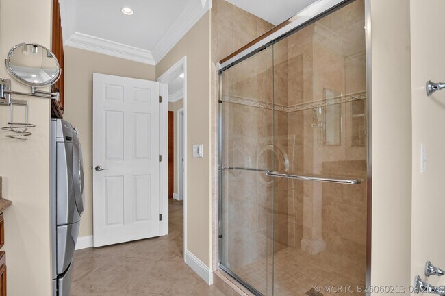 Building Photo - 899 Granada Dr