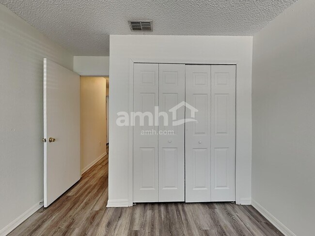 Building Photo - 3627 Gilmore Heights Rd N
