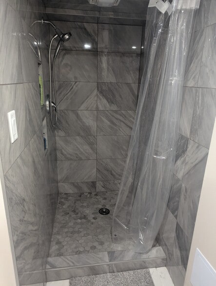 Building Photo - 2110 Ohm Ave