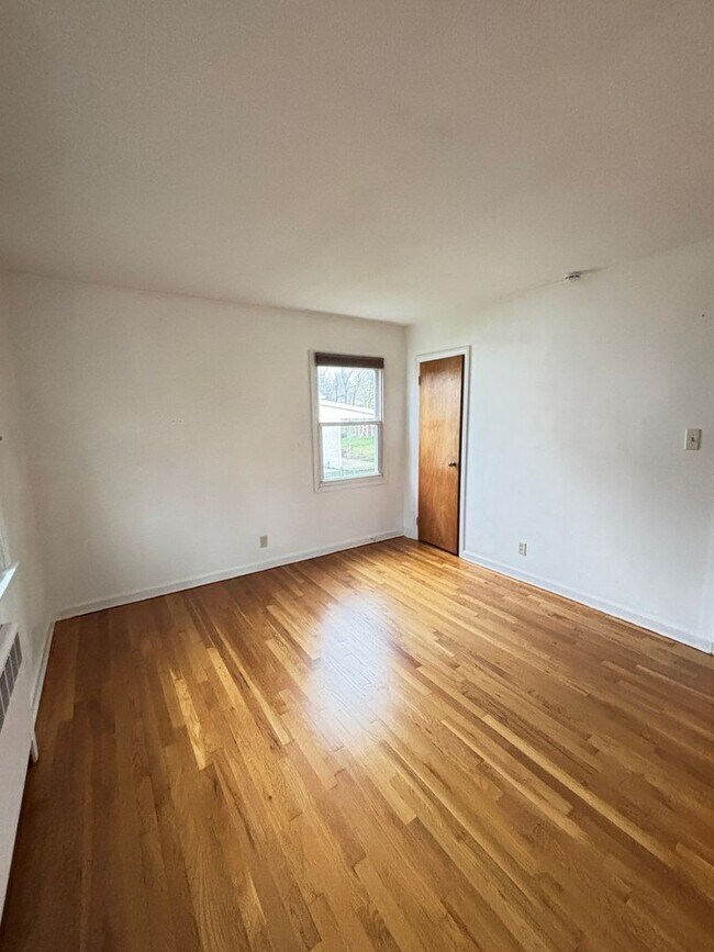 Building Photo - 4br Home for rent in Bethlehem PA