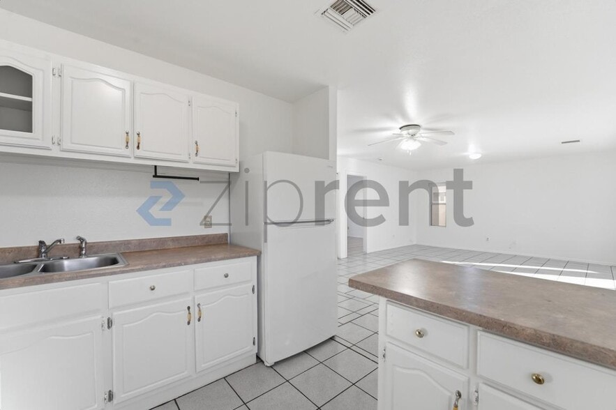 Building Photo - 8321 W Edwards St