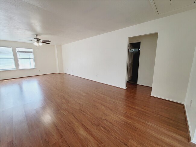Building Photo - 3807 Brook Garden Ln