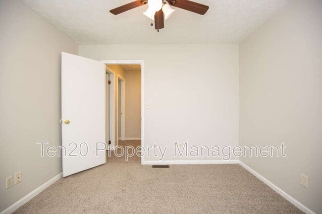 Building Photo - 4500 Linda Dr