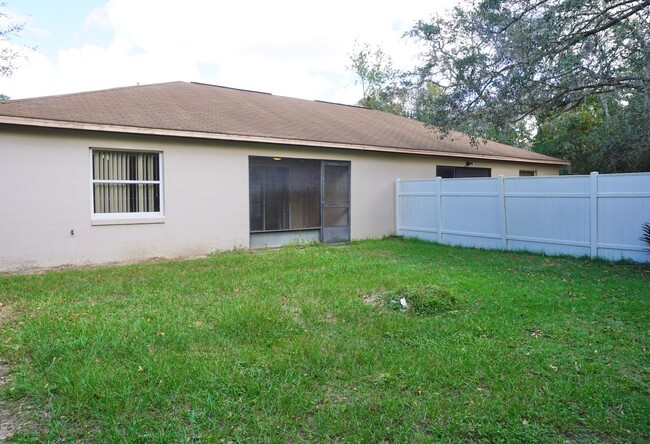 Building Photo - Lake Wales Duplex