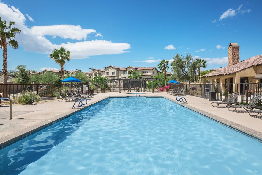 Primary Photo - Vineyards at Palm Desert Apartment Homes