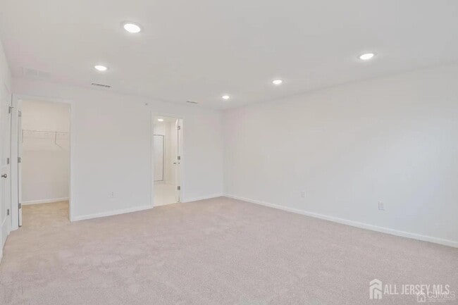 Building Photo - 735 Station Rd