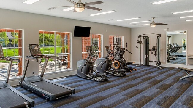 Building Photo - 3400 Pelican Pointe Dr