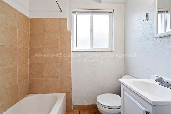 Building Photo - 370 E Sherman Ave