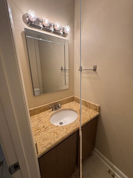 1/2 Bath - 12 Durbin Pl