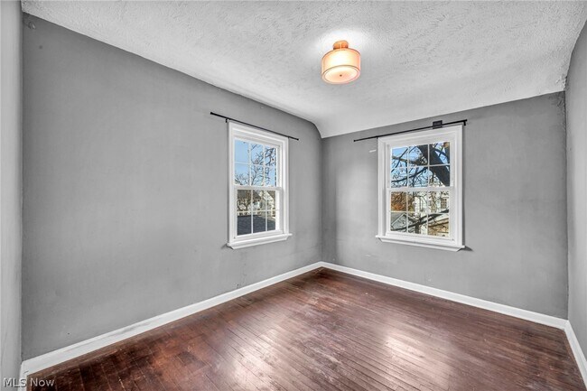 Building Photo - 16809 Scottsdale Blvd