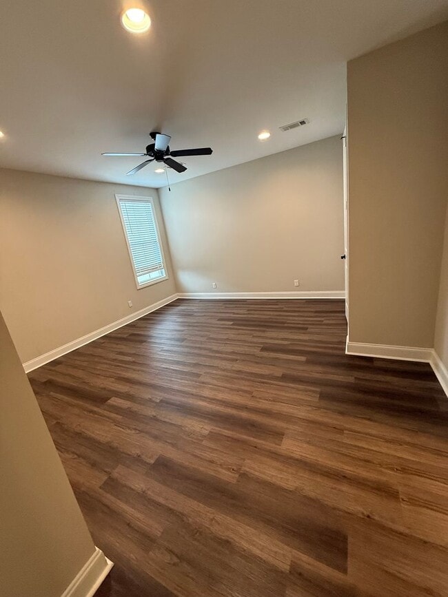 Building Photo - Park West