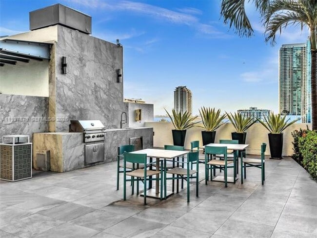 Building Photo - 3301 NE 1st Ave