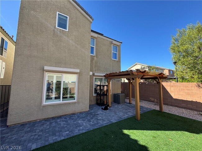 Building Photo - 10240 Danskin Dr