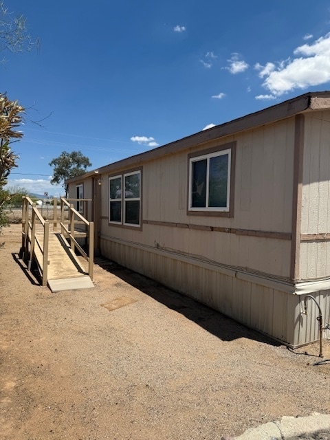Building Photo - HOUSE FOR RENT
