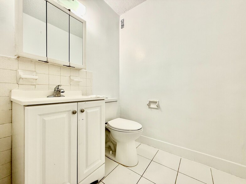 Building Photo - 880 Boynton Ave