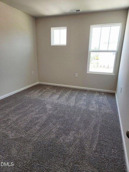 Building Photo - 250 Brook Farm Ln