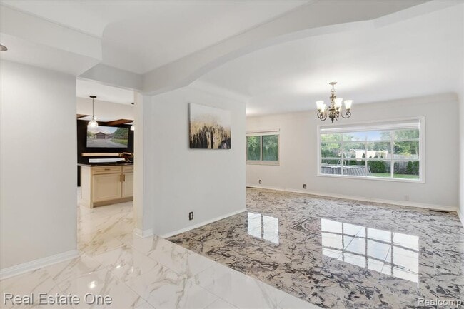 Building Photo - 23944 Fordson Dr