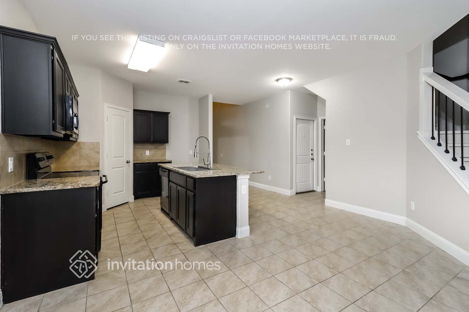 Building Photo - 652 Creekview Dr