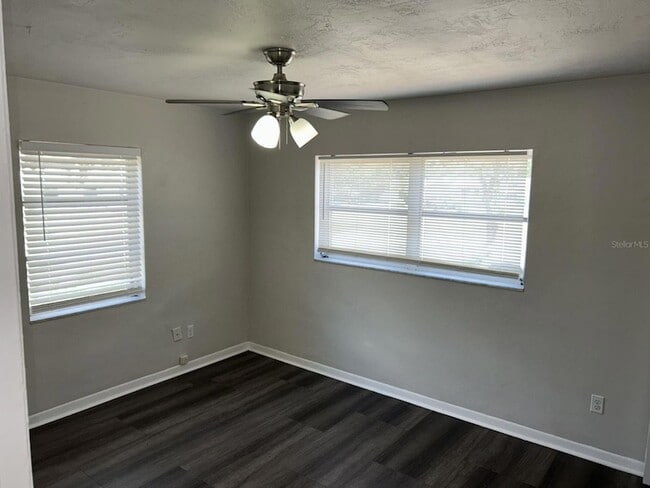 Building Photo - 1241 Pilgrim Rd