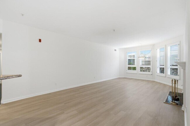 Building Photo - 880 Meridian Bay Ln