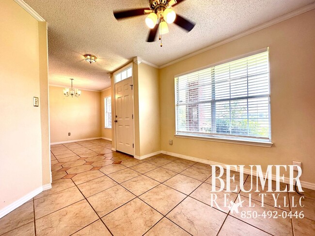 Building Photo - Beautiful 3Bed/2Bath Home Close to Correy Station