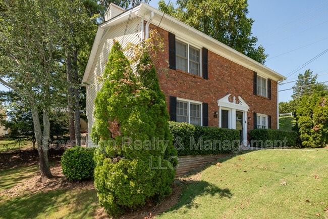 Building Photo - 580 Downing St