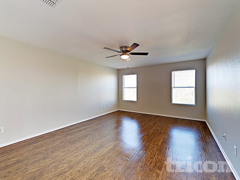 Building Photo - 2513 Thousand Oaks Dr