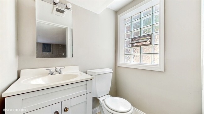 Building Photo - 309 W 109th St