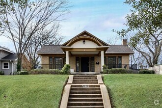 Building Photo - 5920 Palo Pinto Ave