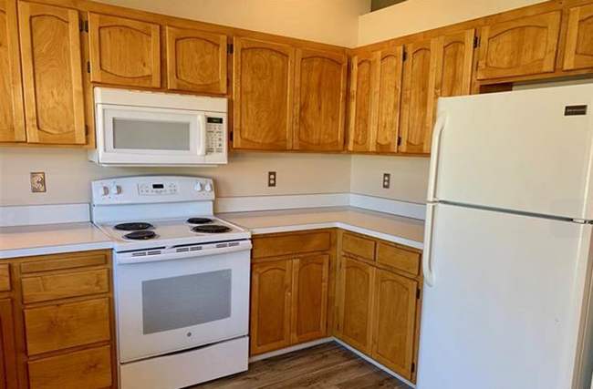 Building Photo - Great Single Family Home In Quiet Neighbor...