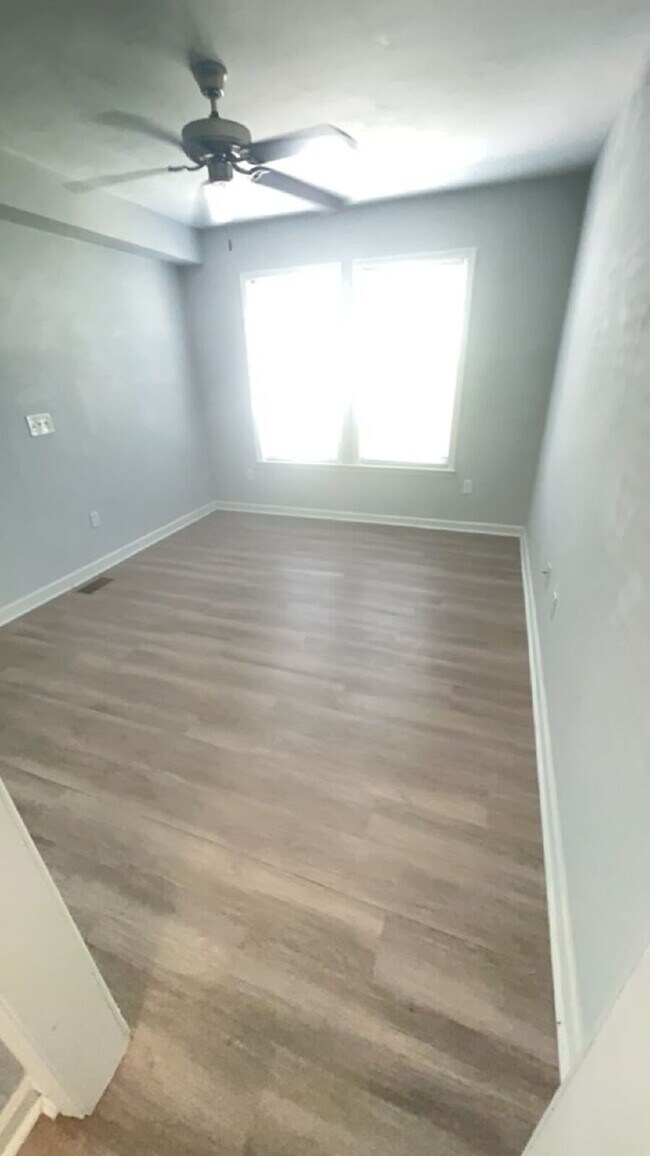 Building Photo - Modern Living 2Bd/2Ba