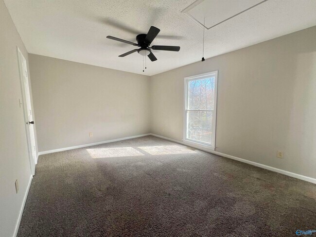 Building Photo - 704 Captiva Ct SE