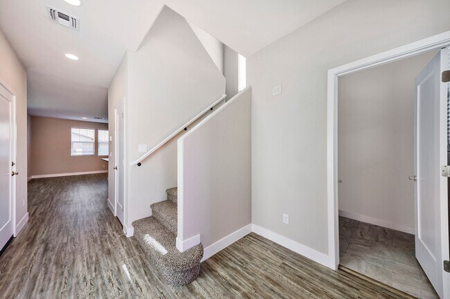 Building Photo - 2327 S Wycliff Cir