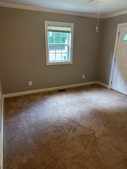 Building Photo - 109 Rollins Acres Ln