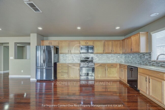 Building Photo - 3 bdrm 2 bth - Great Floorplan