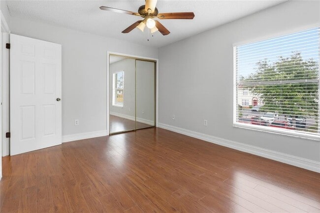 Building Photo - 1600 Little Falls Cir