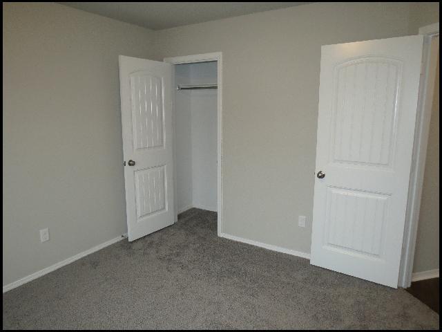 Building Photo - 1935 Auburn Hills Dr