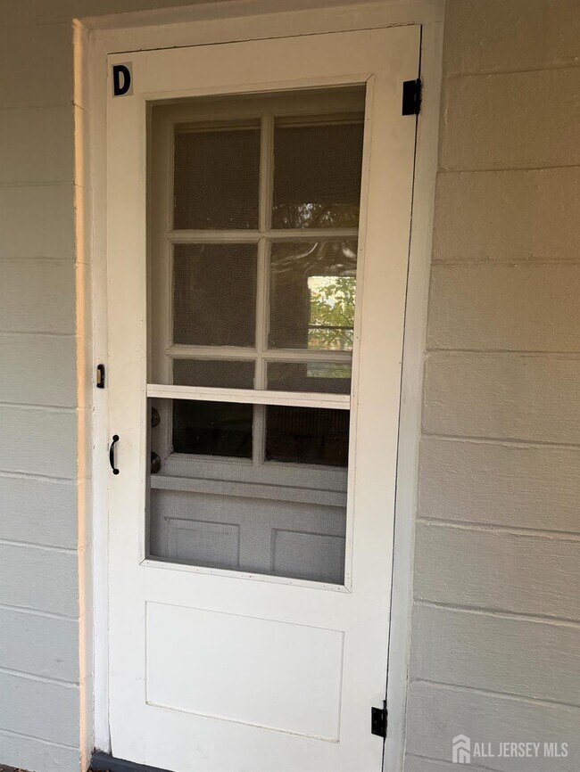 Building Photo - 24 S 3rd Ave