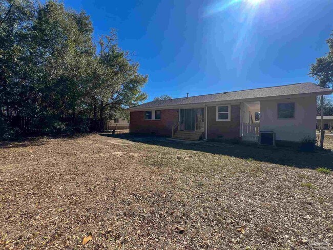 Building Photo - 3730 Forest Glen Dr