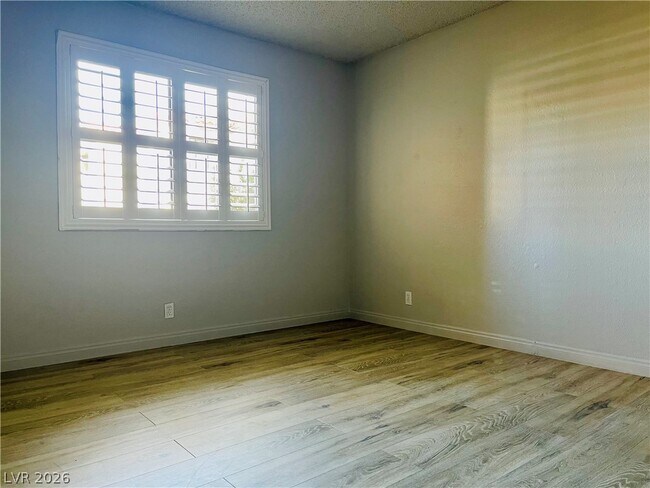 Building Photo - 3151 N Soaring Gulls Dr