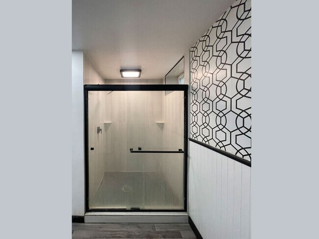 Building Photo - 7515 Cloman Way