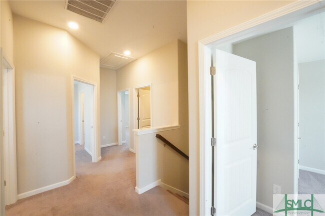 Building Photo - 165 Greyfield Cir