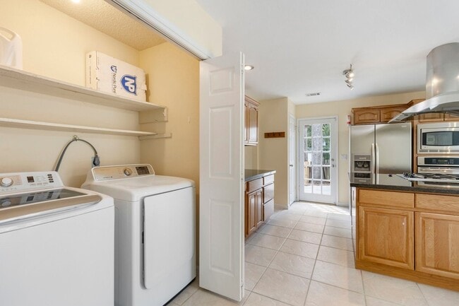 Building Photo - 59 Fire Flicker Pl