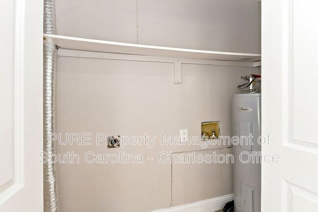 Building Photo - 9610 N Cardinal Dr