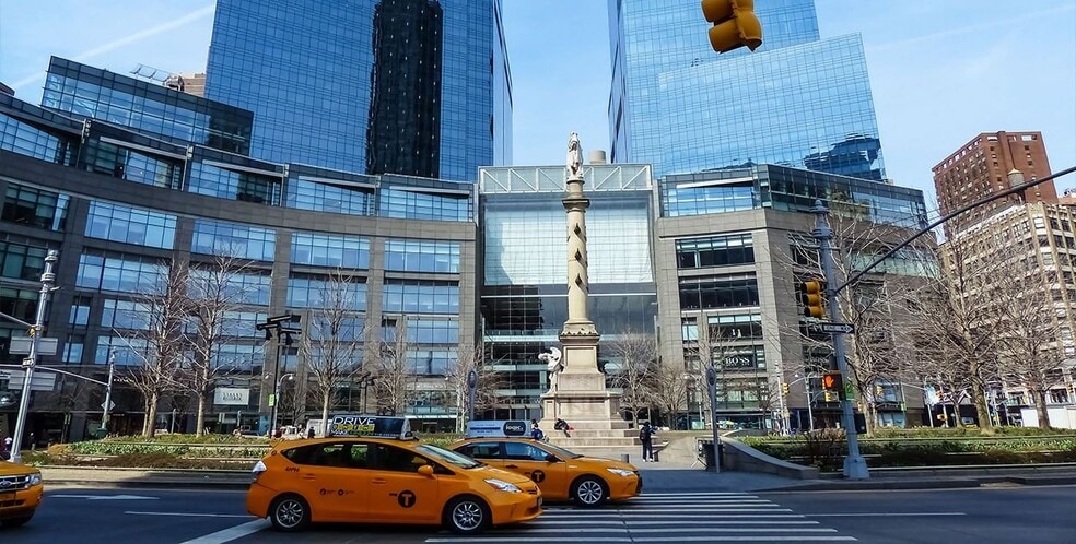 Building Photo - 211 W 56th St