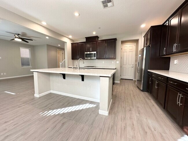 Building Photo - 6025 Palermo Way