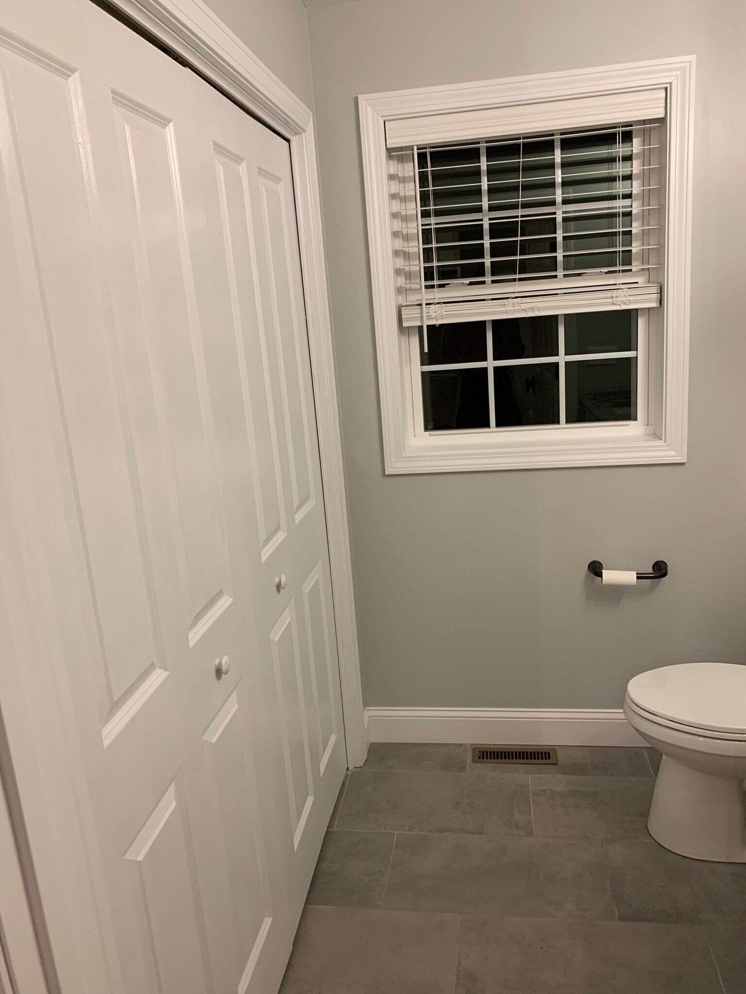 Building Photo - 17 1st St