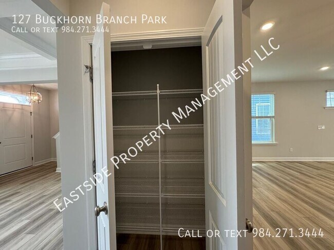 Building Photo - 127 Buckhorn Br Pk